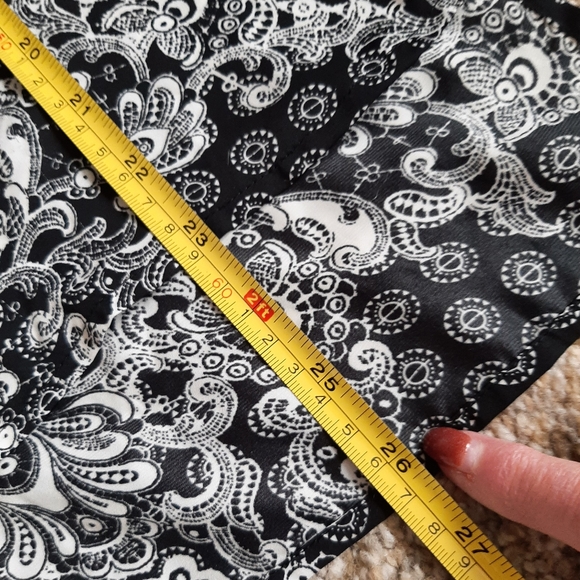 Ellen Tracy - Gorgeous black and white fluid tunic for women  - Size: M - Picture 13 of 14